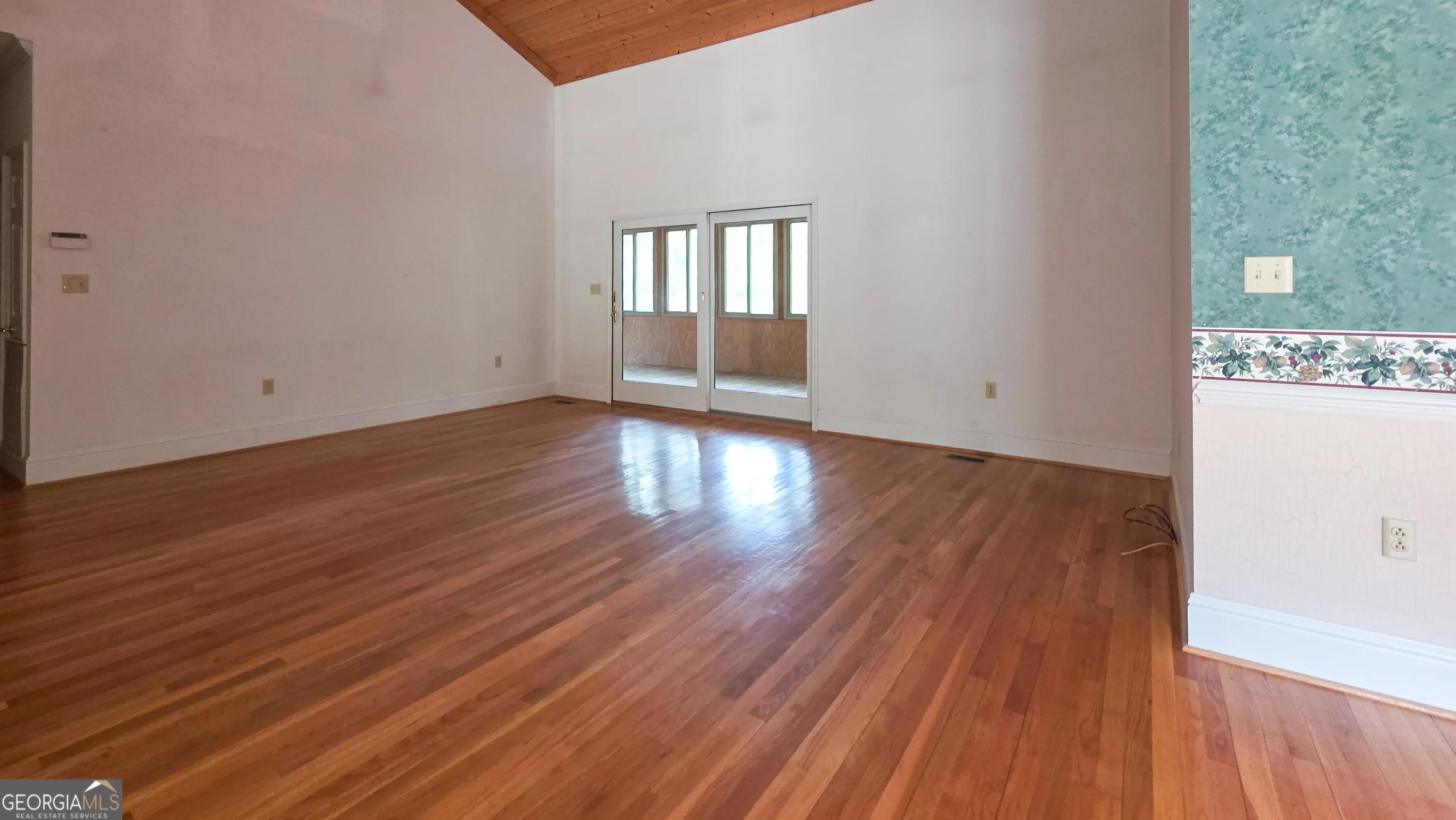 1179 Lakeside Drive