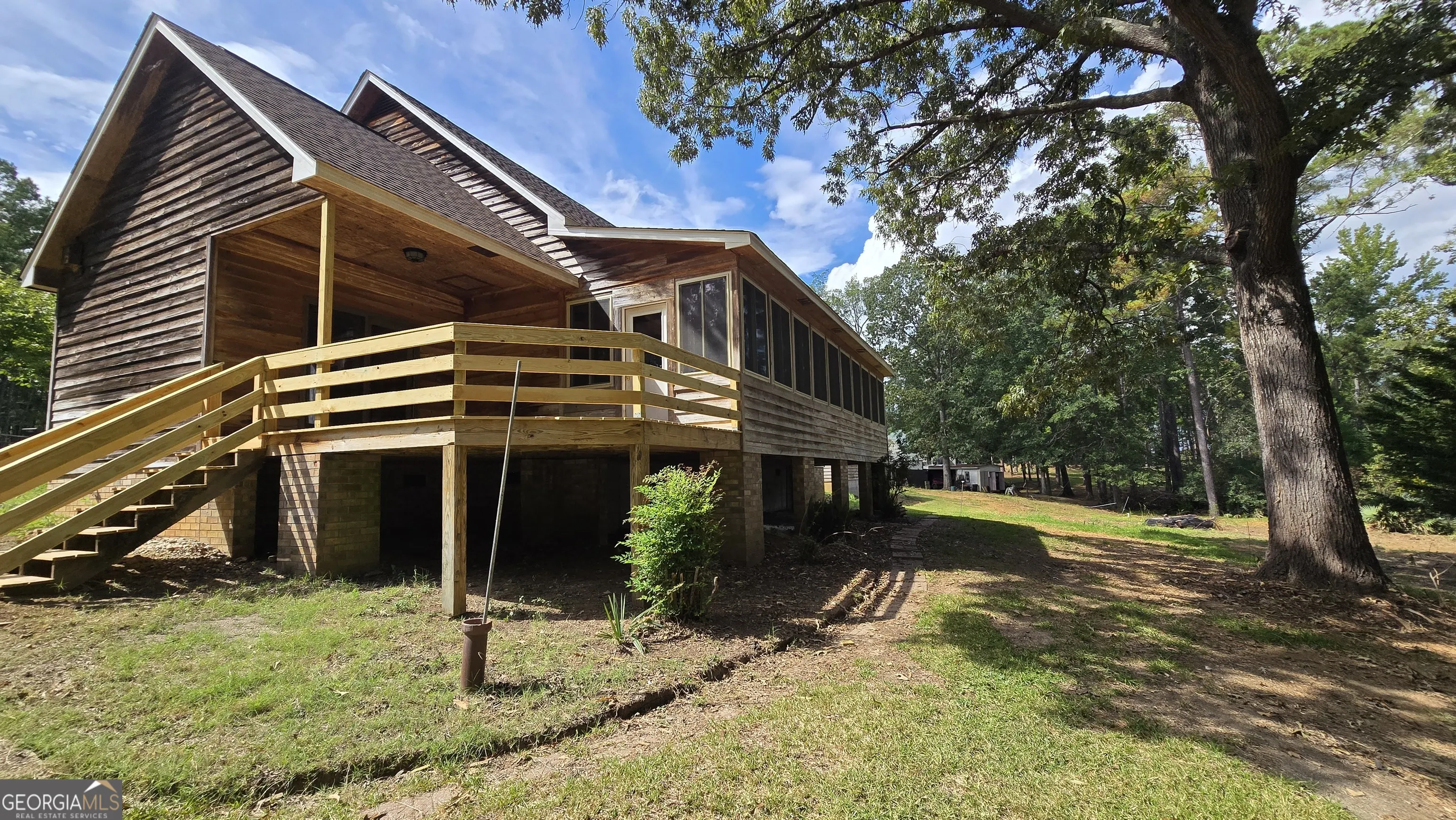 1179 Lakeside Drive