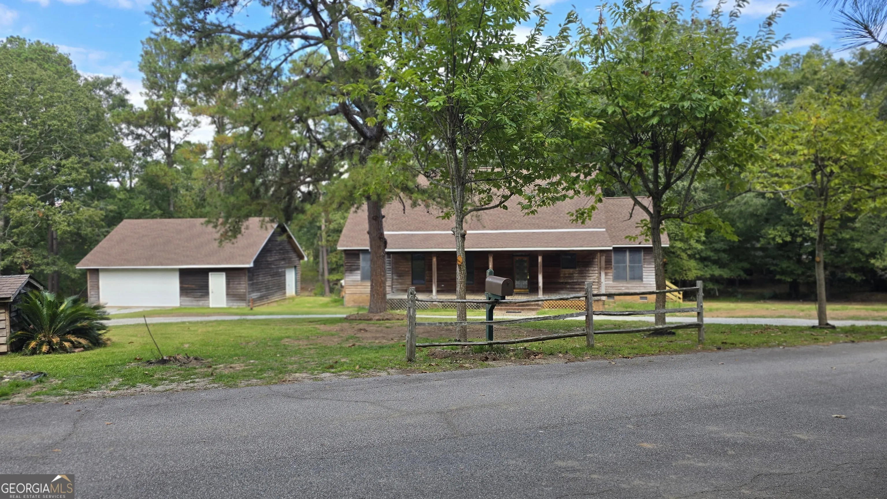 1179 Lakeside Drive