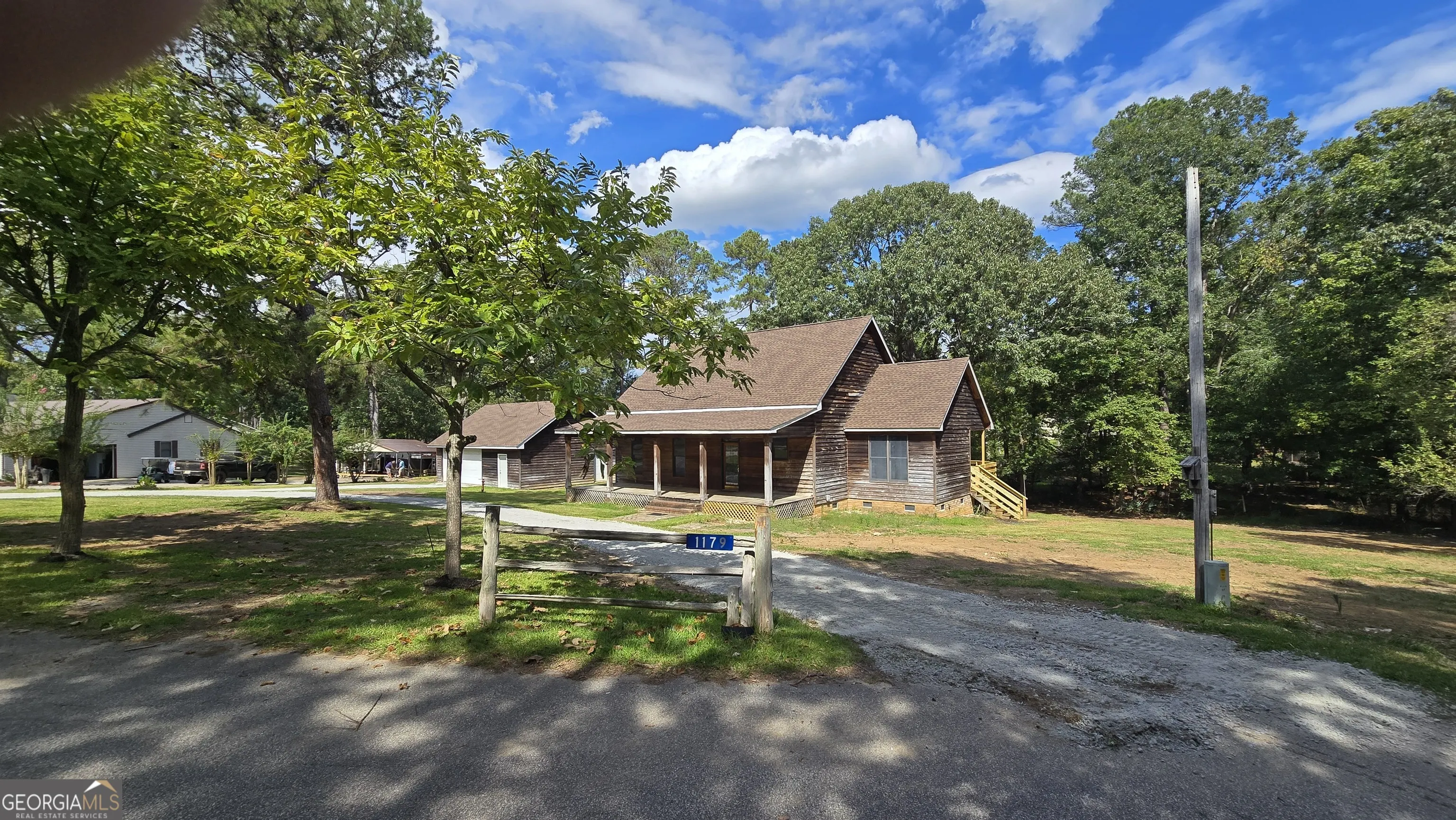 1179 Lakeside Drive