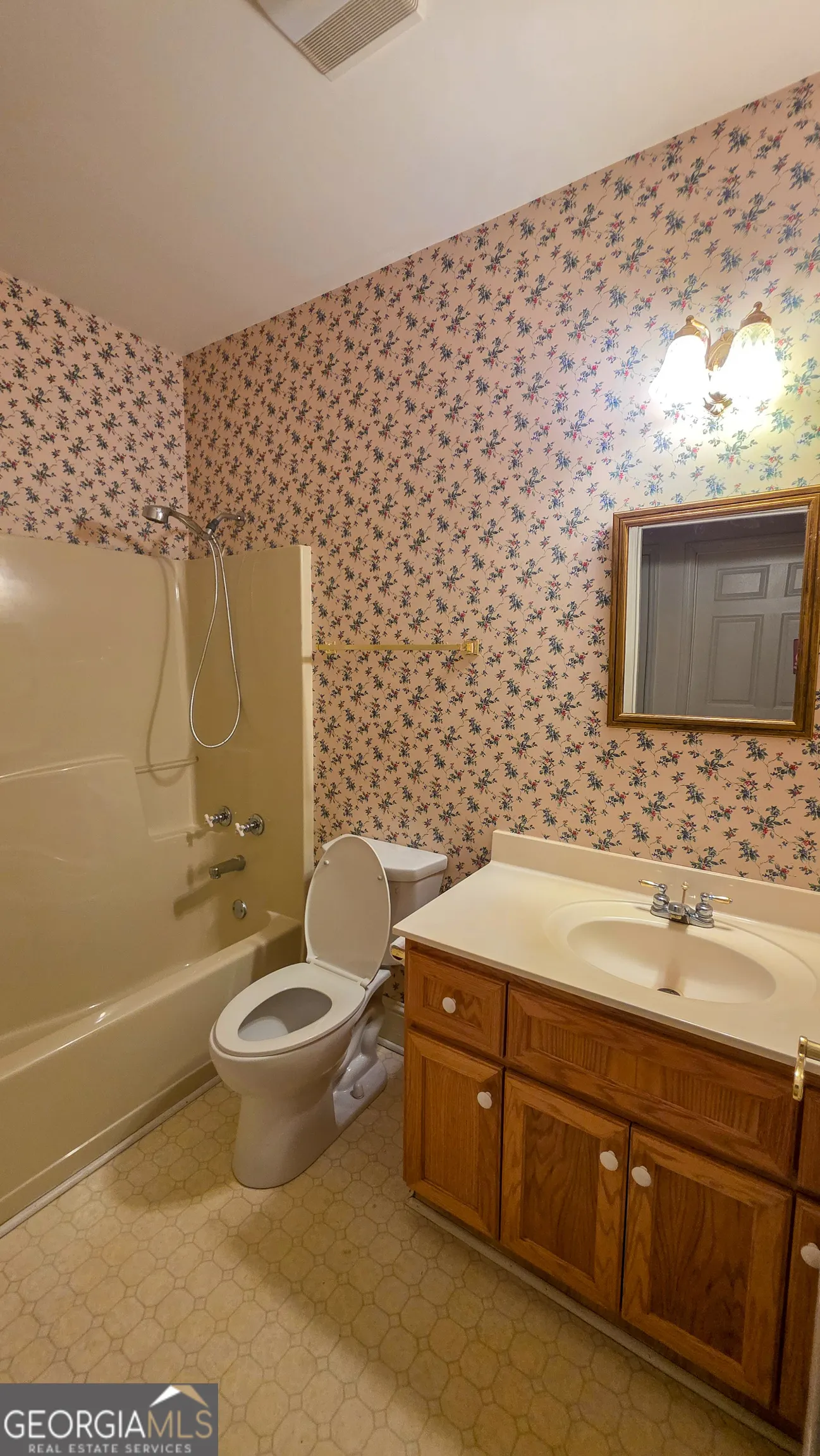 1179 Lakeside Drive