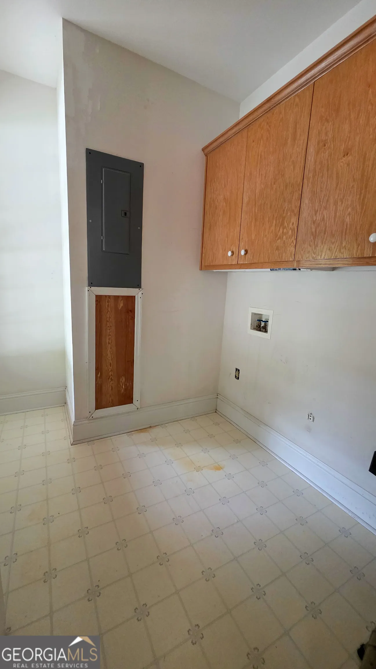 1179 Lakeside Drive