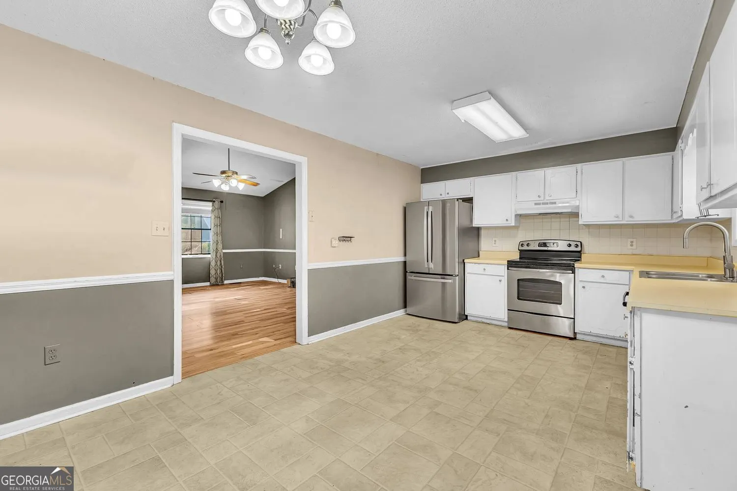 565 Lacebark Drive