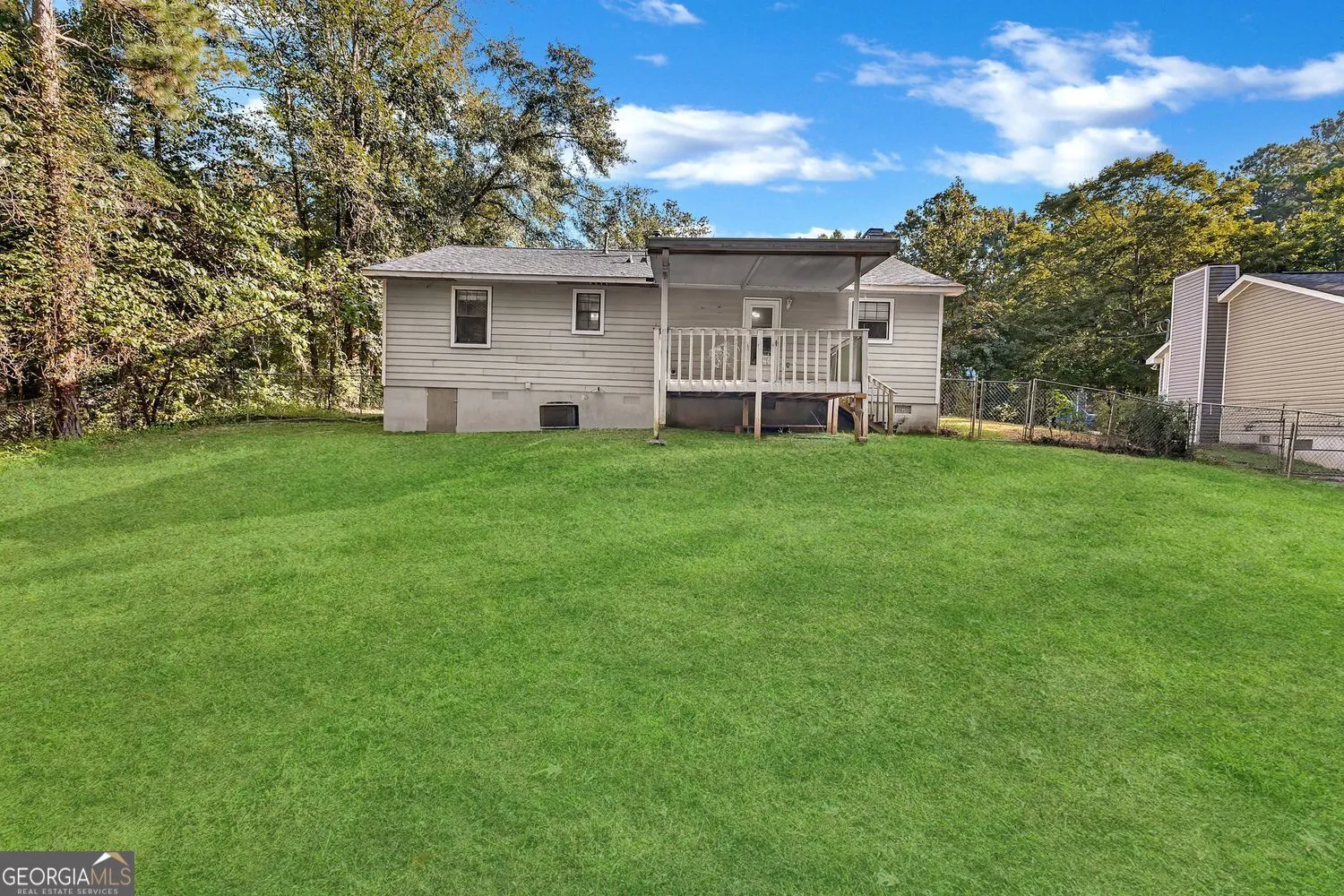 565 Lacebark Drive