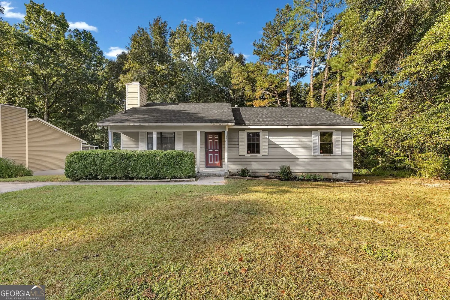 565 Lacebark Drive