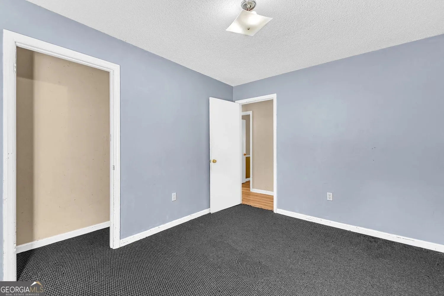 565 Lacebark Drive