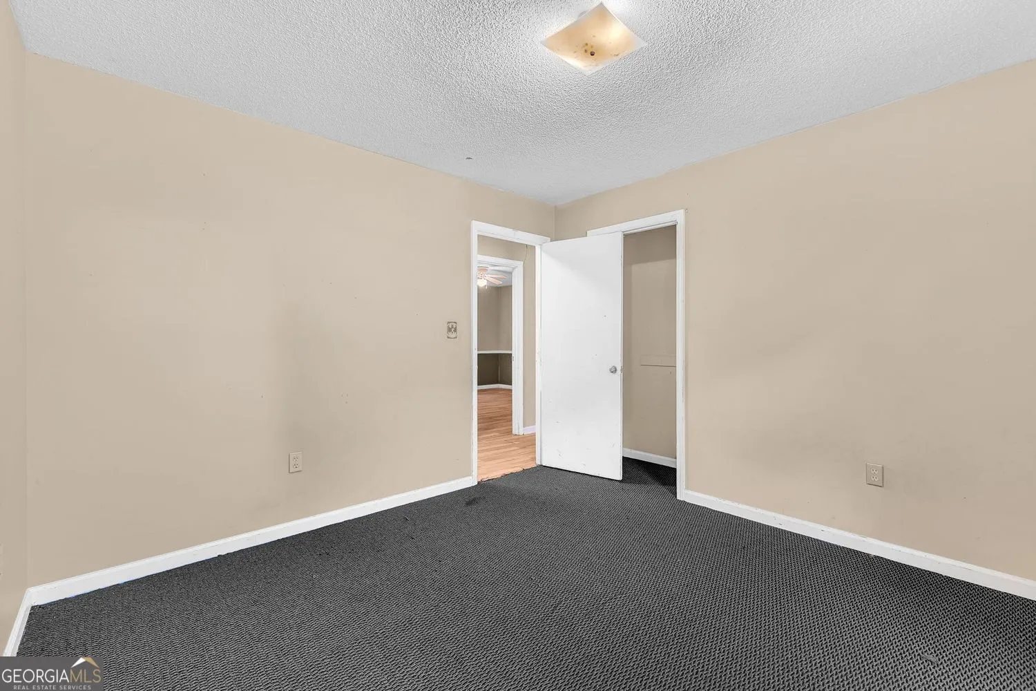 565 Lacebark Drive