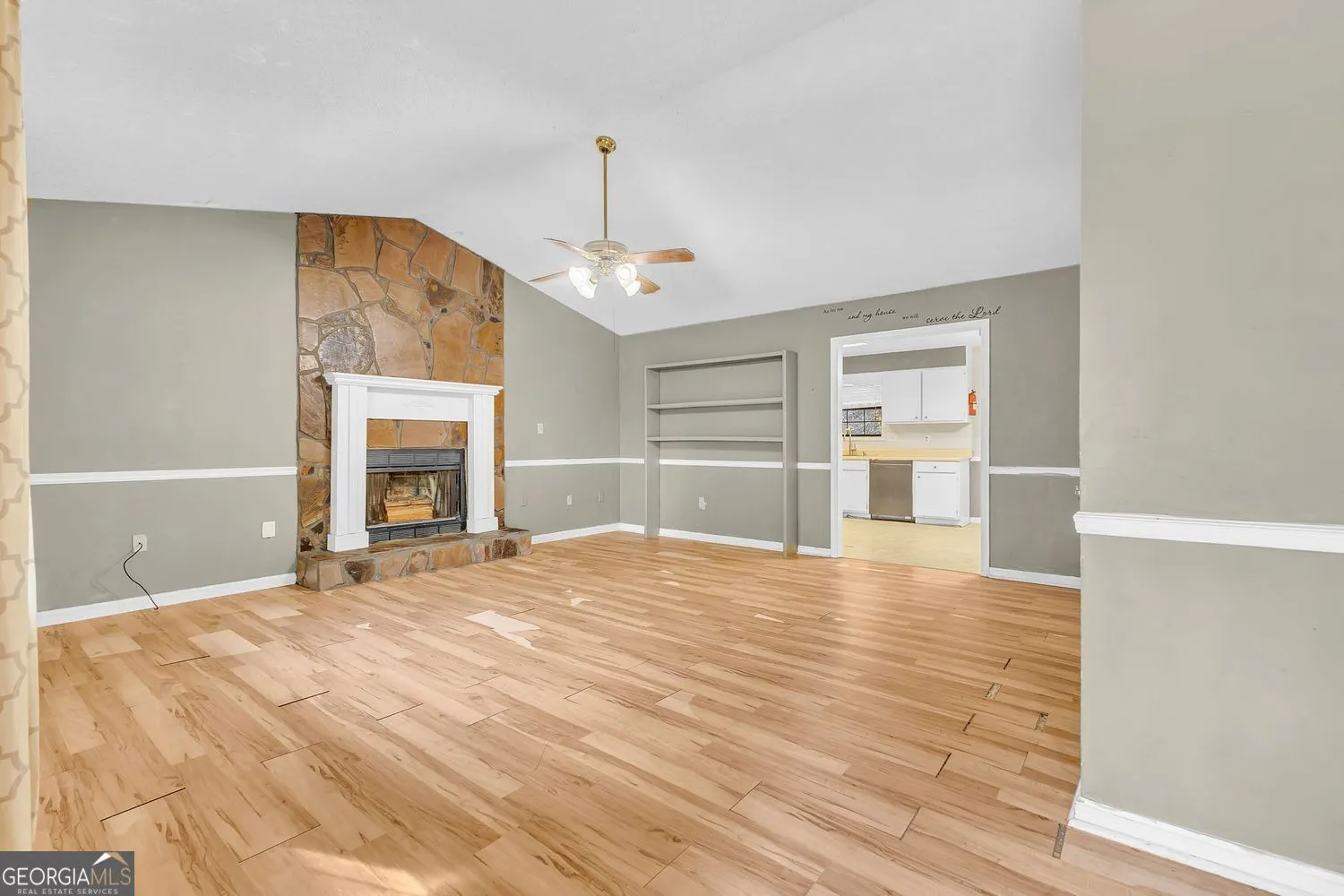565 Lacebark Drive