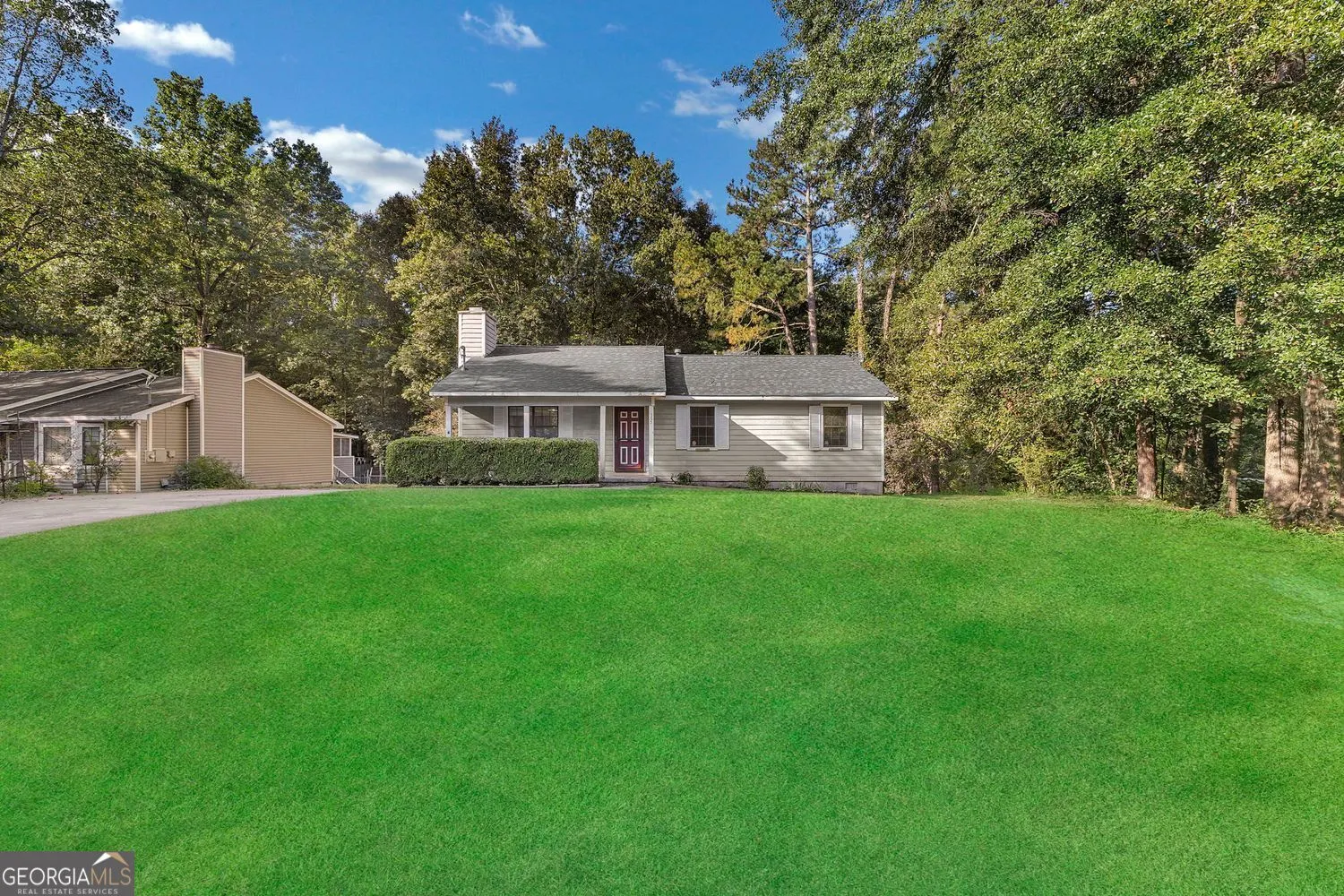 565 Lacebark Drive