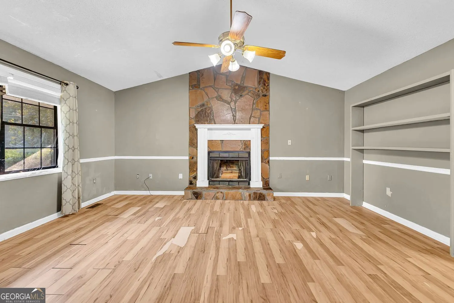565 Lacebark Drive