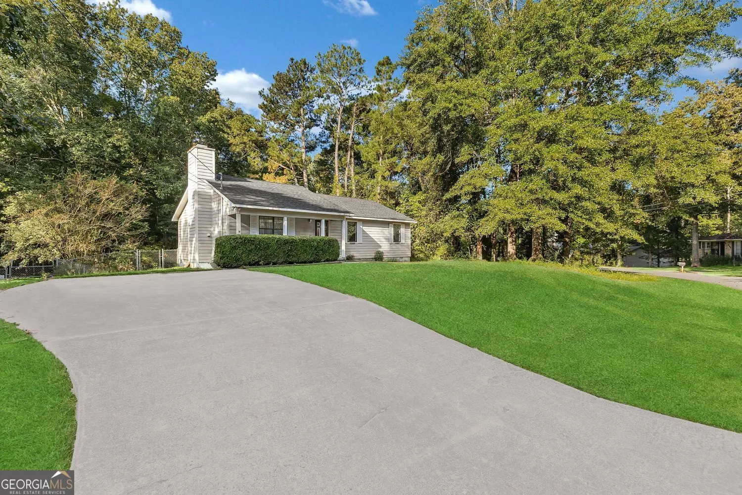 565 Lacebark Drive