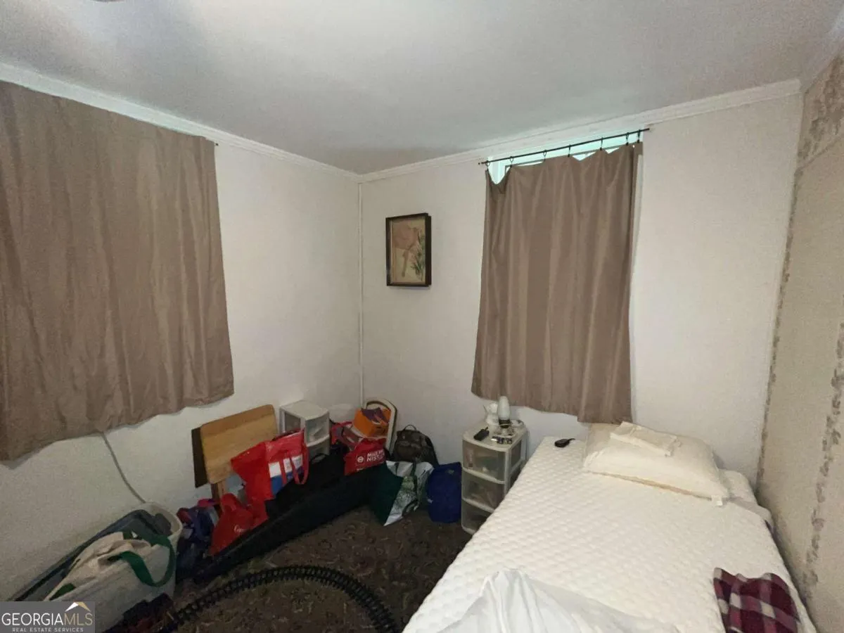 3200 Pin Oak Way