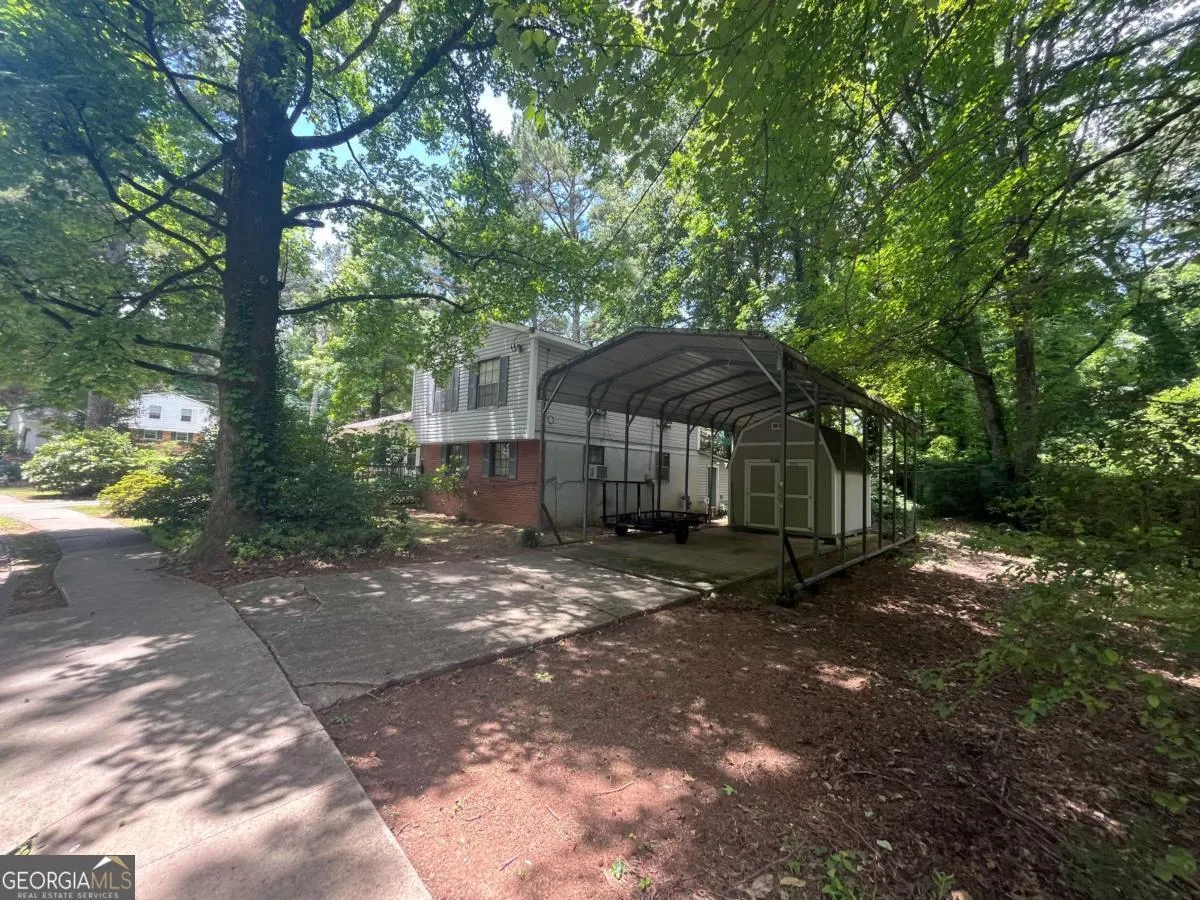 3200 Pin Oak Way