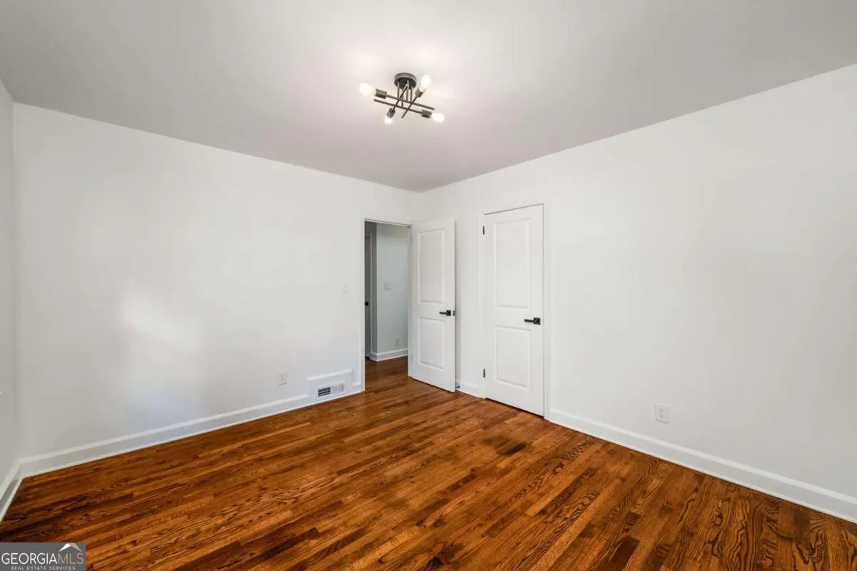 1774 Laurelwood Drive SW