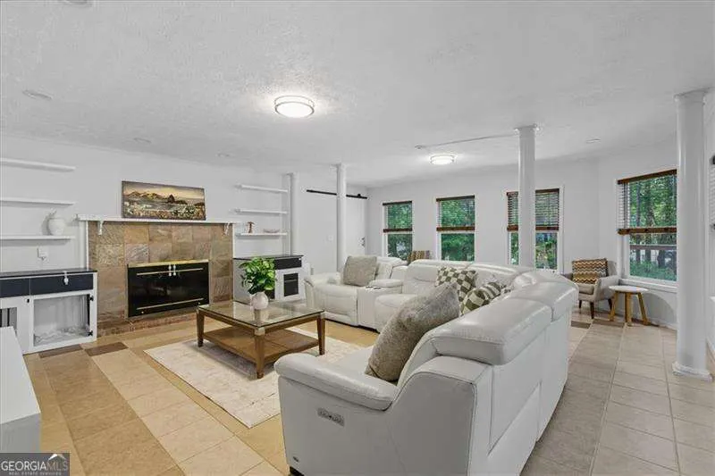 295 Crab Orchard Way