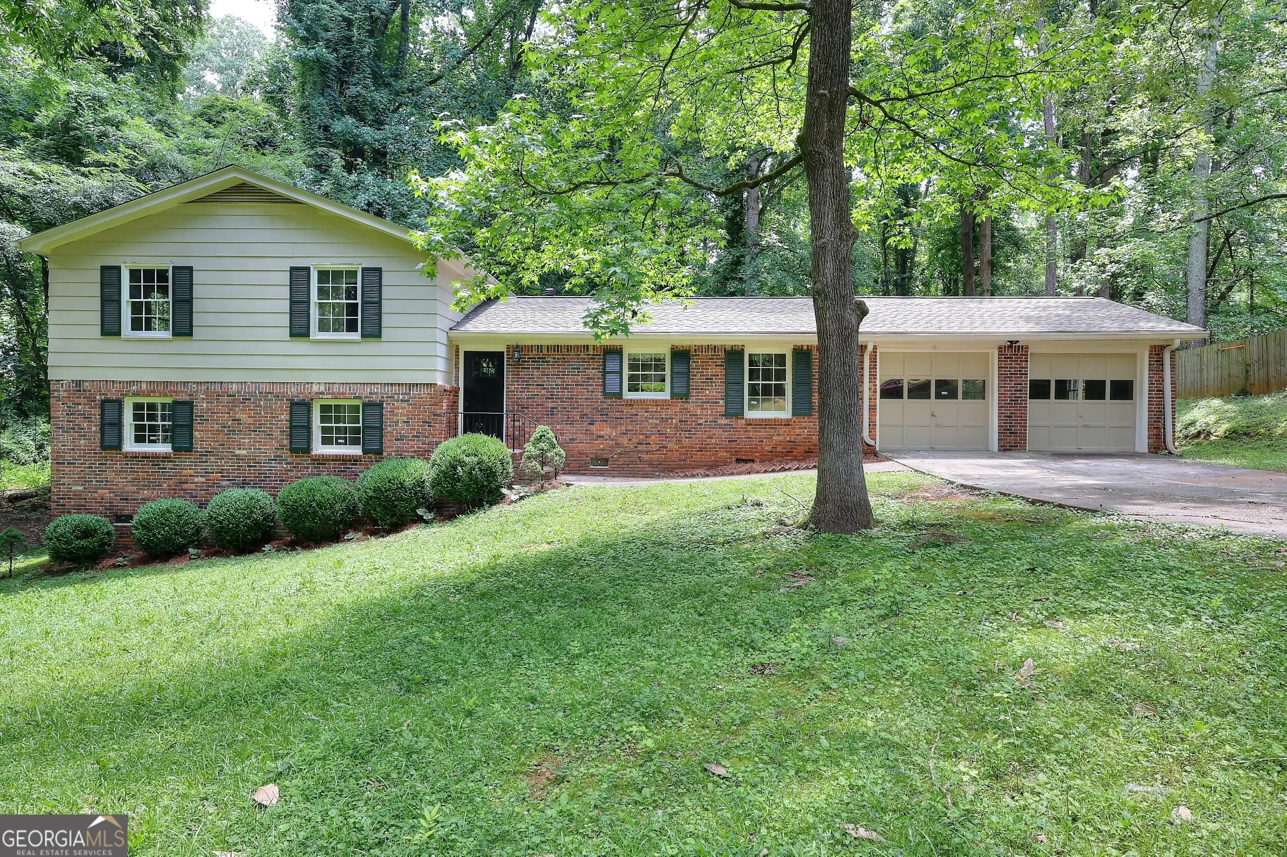 2802 Leisure Woods Lane