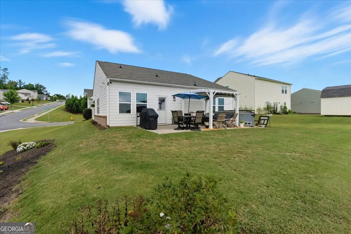 300 Pescara Court NW
