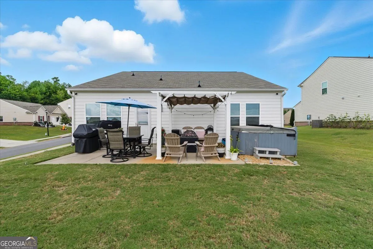 300 Pescara Court NW