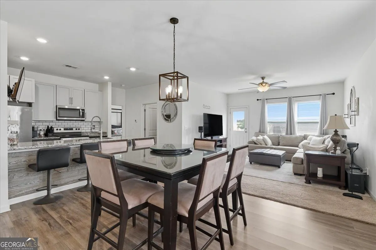 300 Pescara Court NW