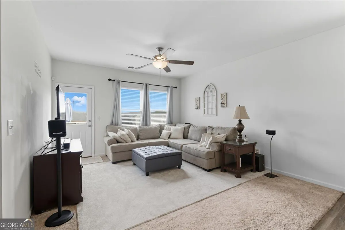 300 Pescara Court NW
