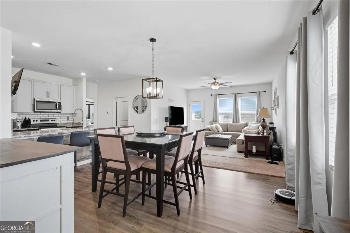 300 Pescara Court NW