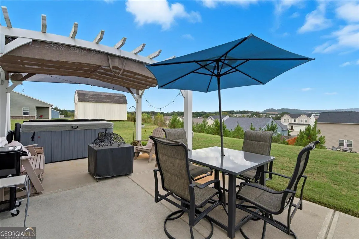 300 Pescara Court NW