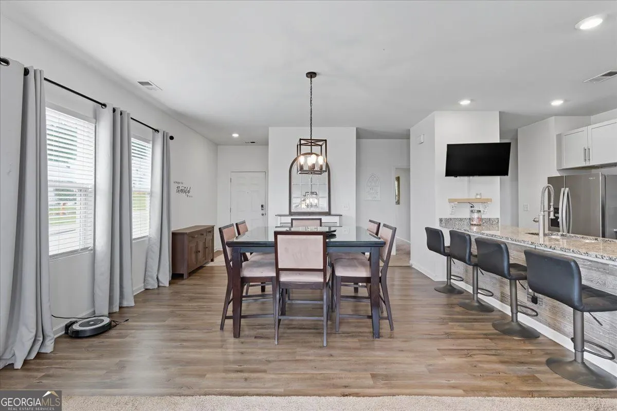 300 Pescara Court NW