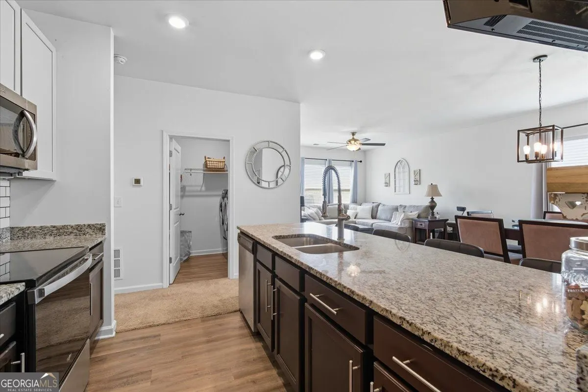 300 Pescara Court NW