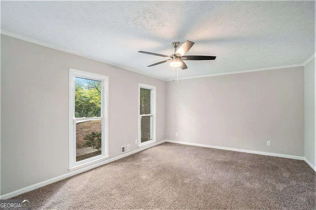 3333 Devaughn Drive NE