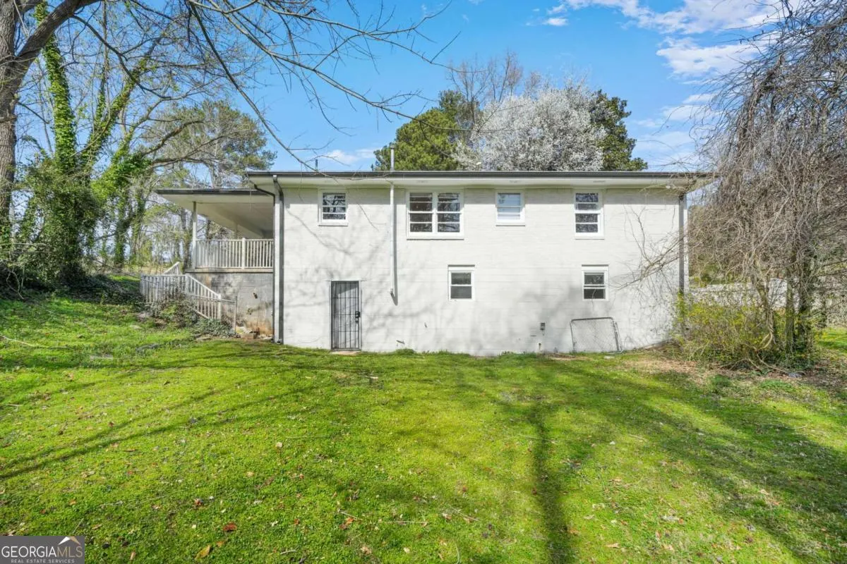 2703 Flagstone Drive SE