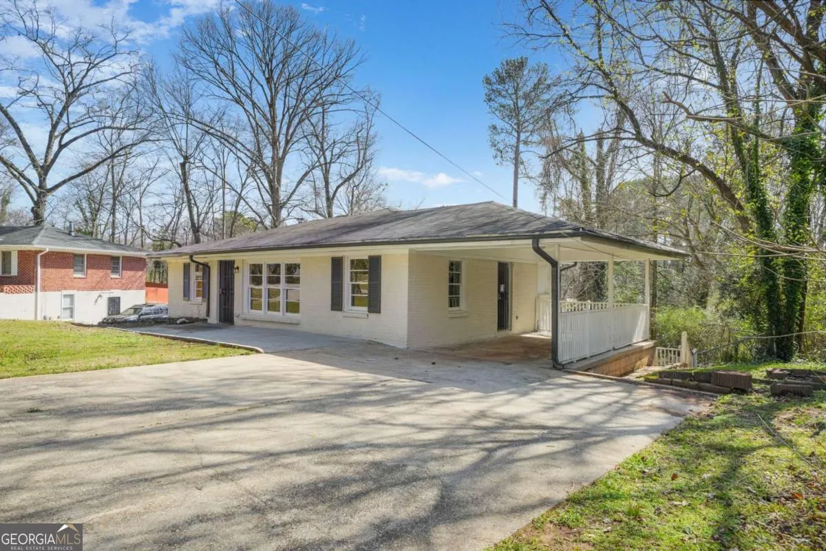 2703 Flagstone Drive SE