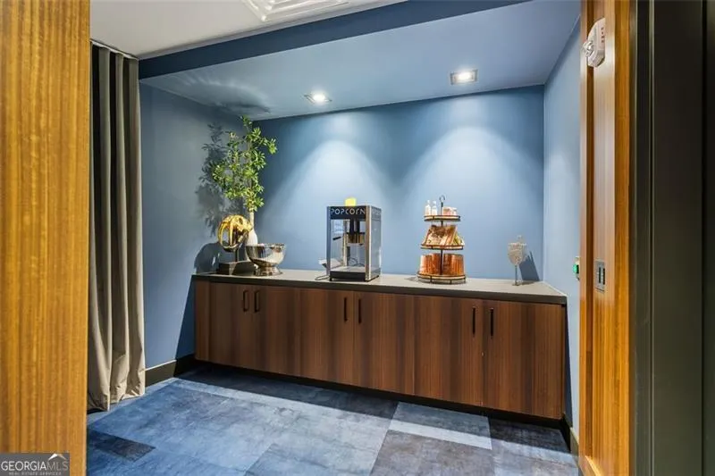 1504 2425 PEACHTREE Road, #1504