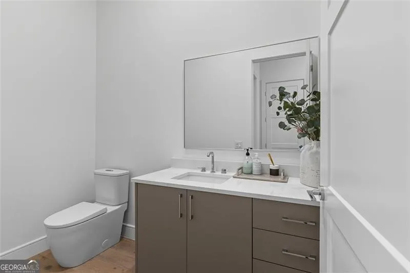 1504 2425 PEACHTREE Road, #1504
