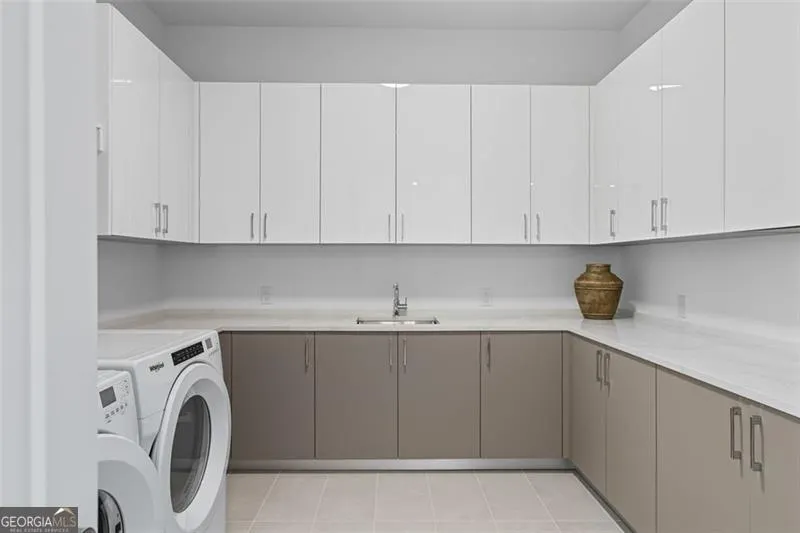 1504 2425 PEACHTREE Road, #1504