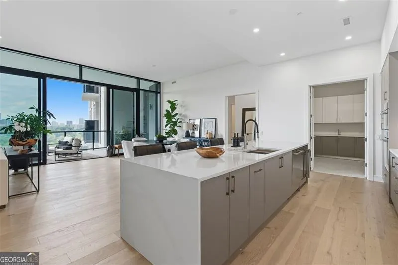 1504 2425 PEACHTREE Road, #1504