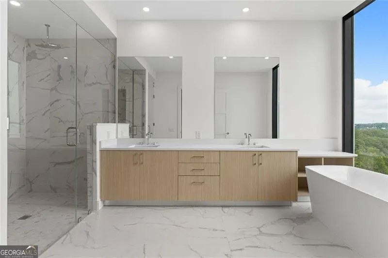 1504 2425 PEACHTREE Road, #1504