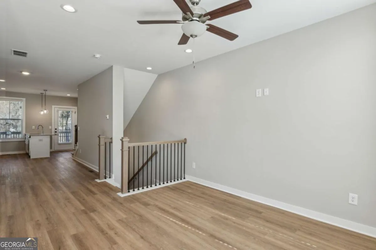 401 1095 Tucker Avenue, #401