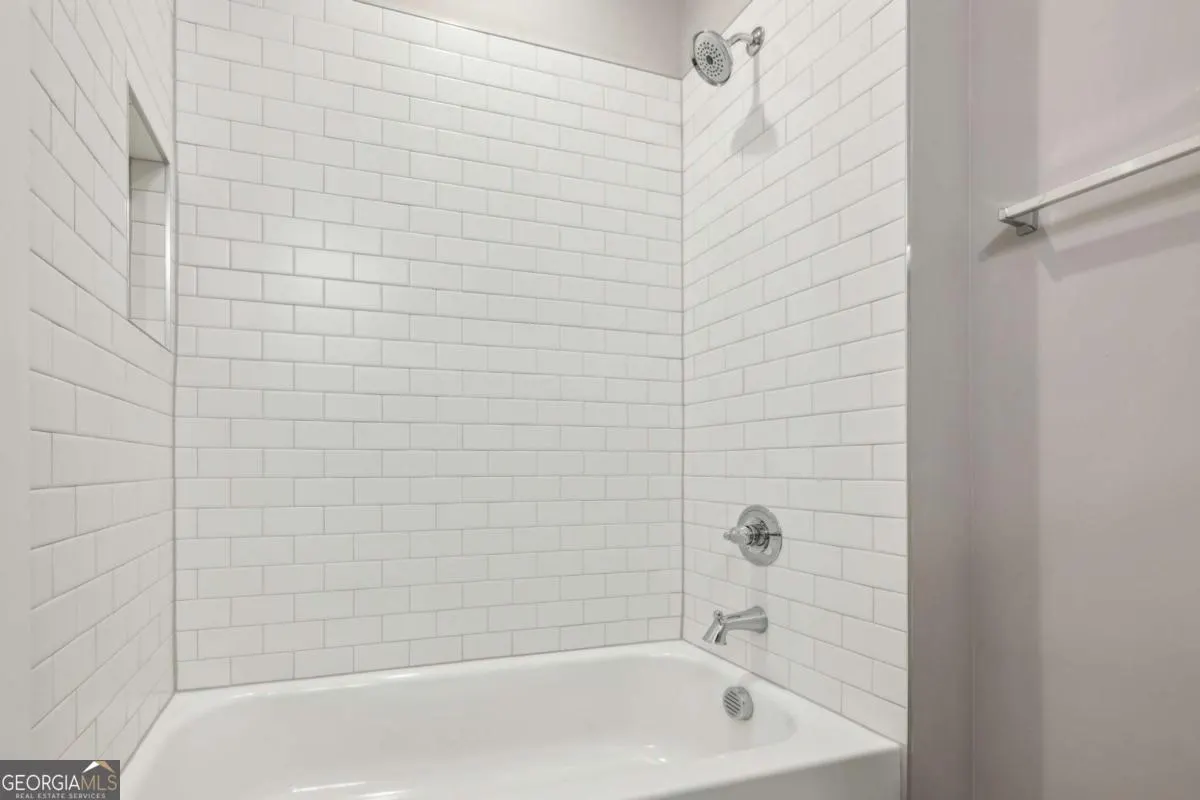 401 1095 Tucker Avenue, #401