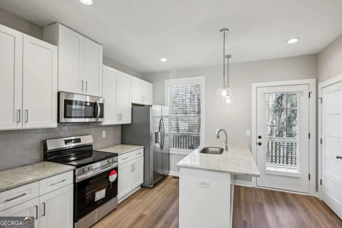 401 1095 Tucker Avenue, #401