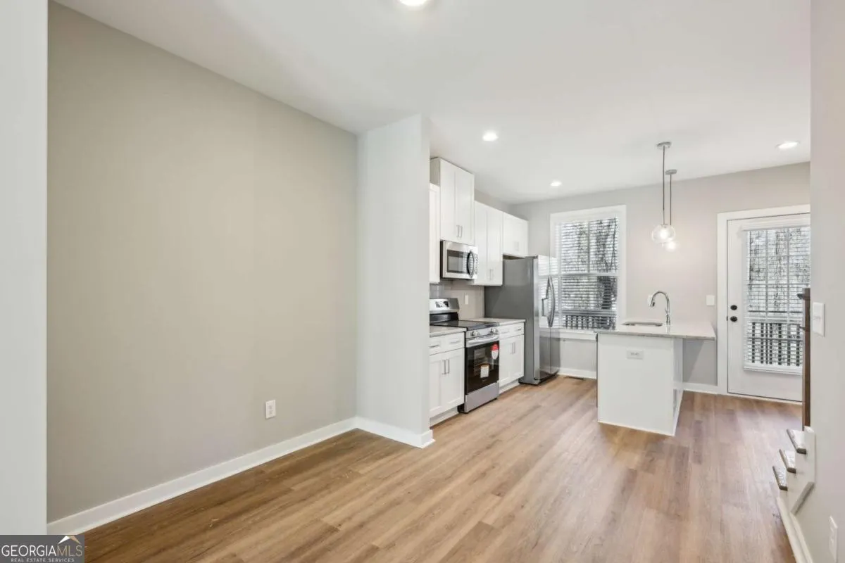 401 1095 Tucker Avenue, #401