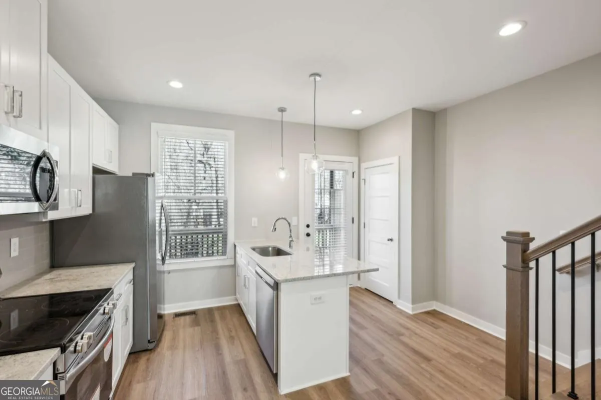 401 1095 Tucker Avenue, #401