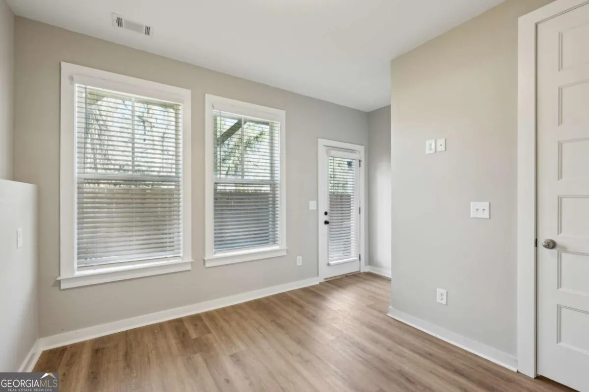 401 1095 Tucker Avenue, #401