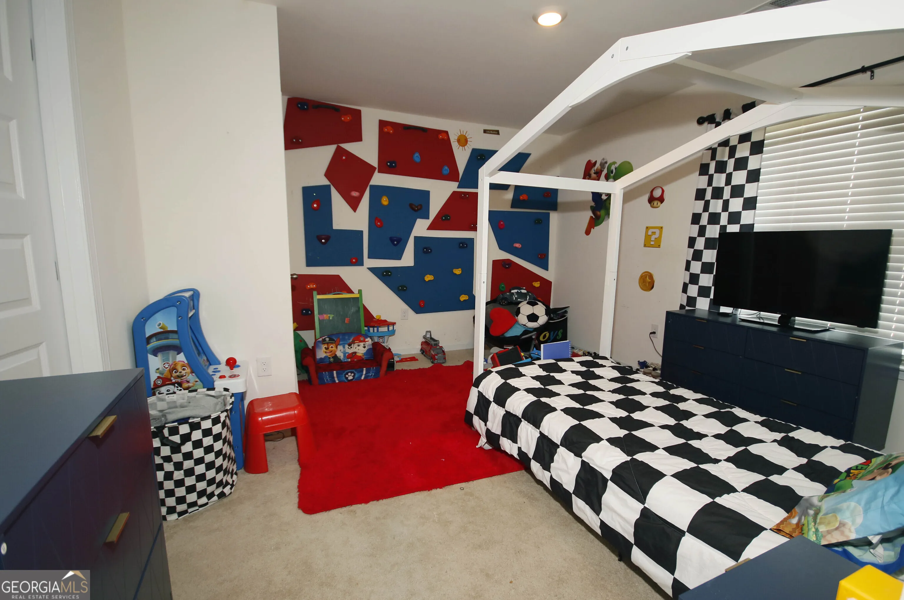812 Graeme Drive