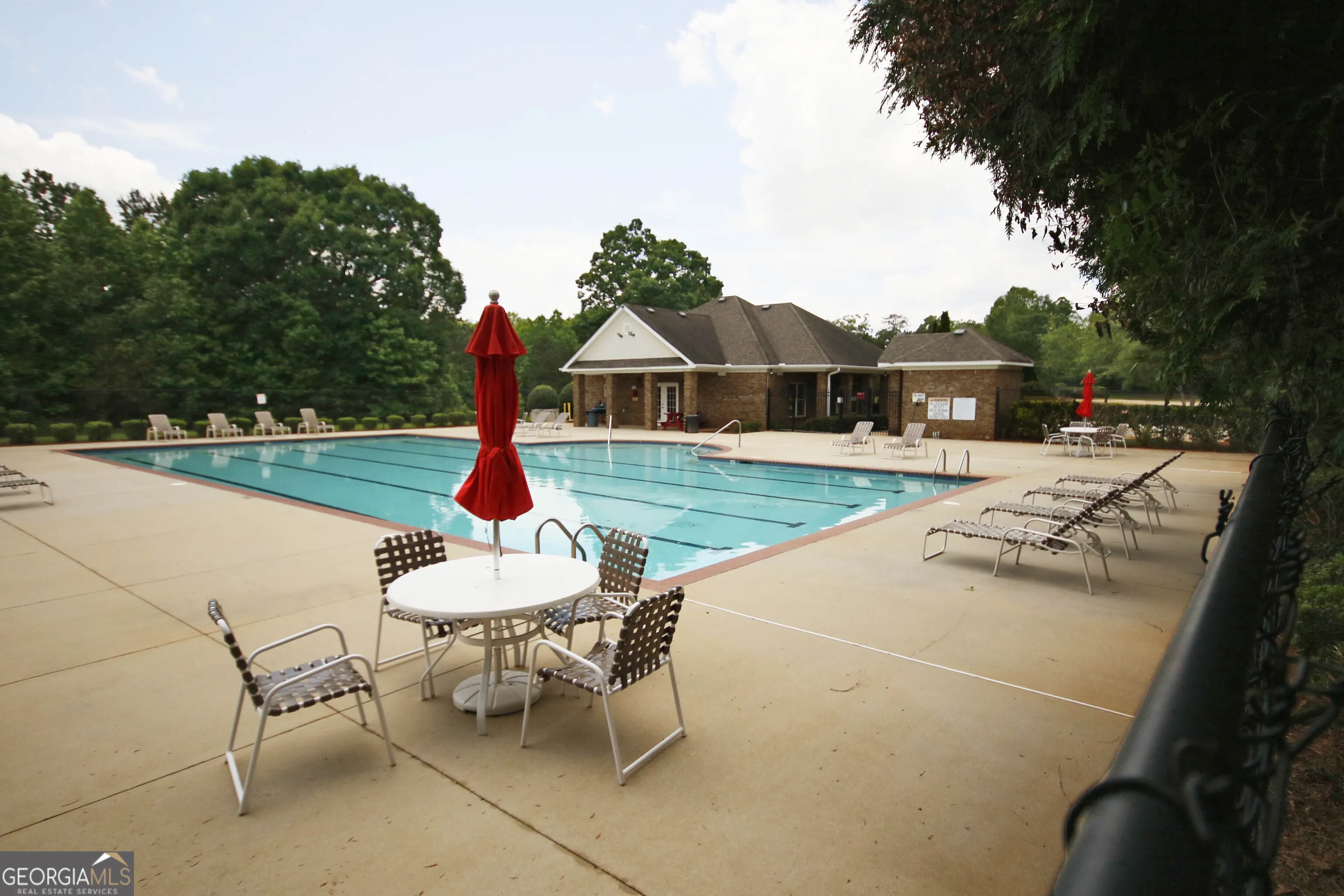 812 Graeme Drive