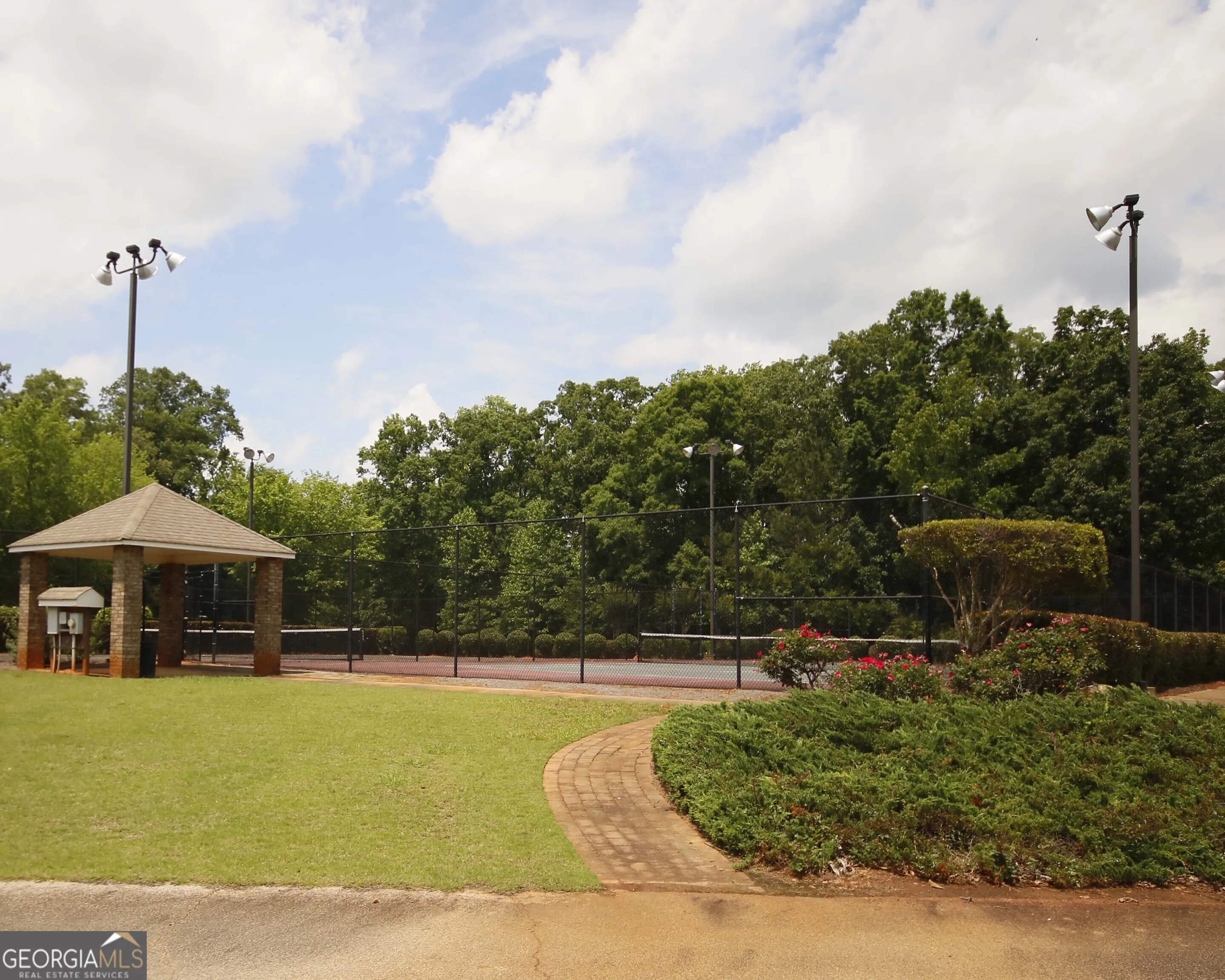 812 Graeme Drive