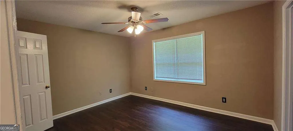 B 2325 Shady Grove Road, #B