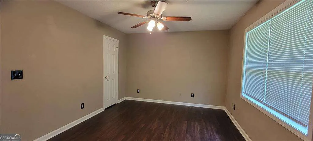 B 2325 Shady Grove Road, #B