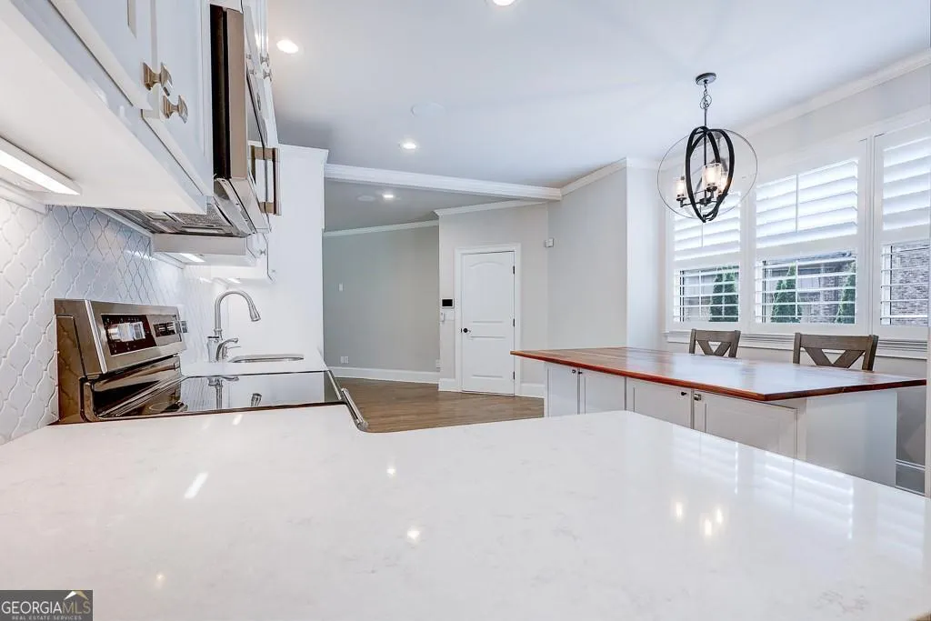 925 Sunny Meadows Lane