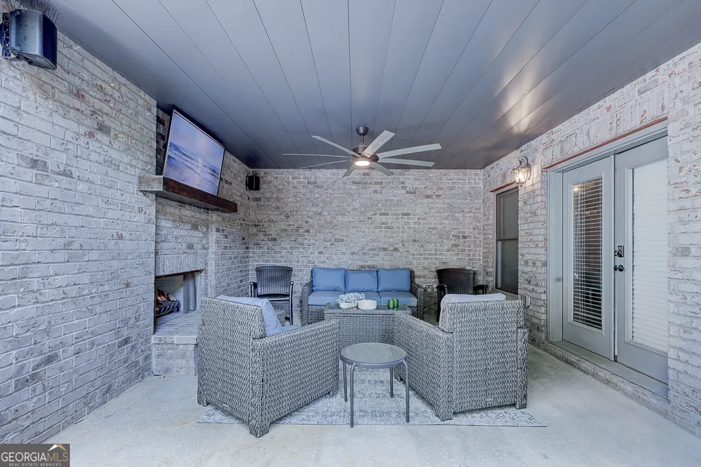 925 Sunny Meadows Lane