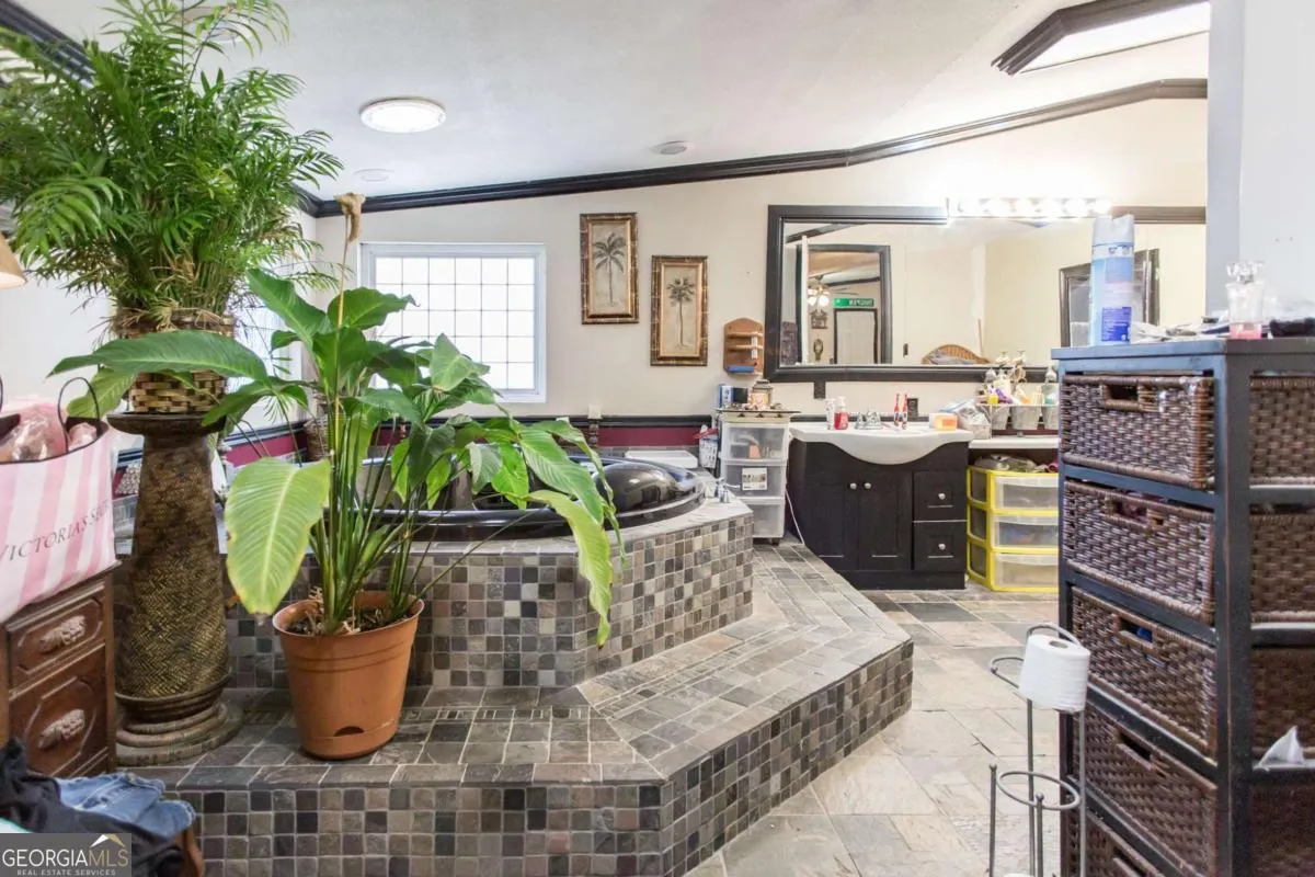 4535 Oakview Circle